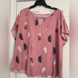 NWOT Pink Feather Print Women's Top 2X/3X